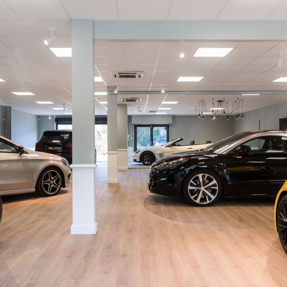 Rénovation local Beaucouzé - Peinture et Sol - Voiture